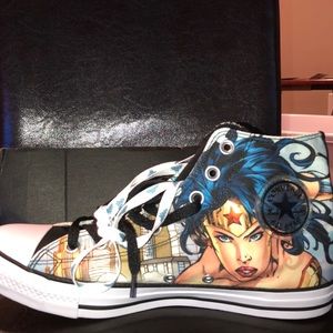Wonder Woman converse (unisex) BRAND NEW